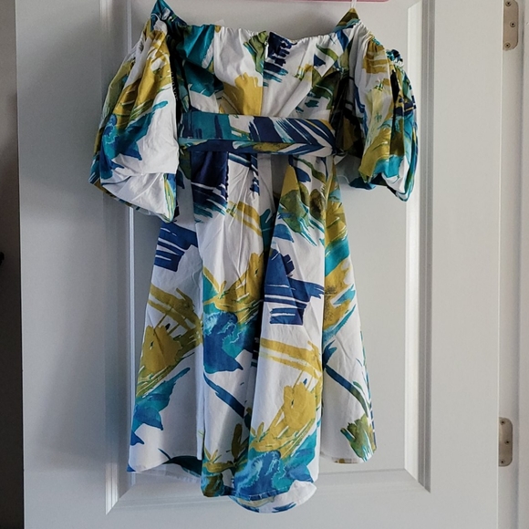 Beautiful off the shoulder dress - Picture 3 of 3